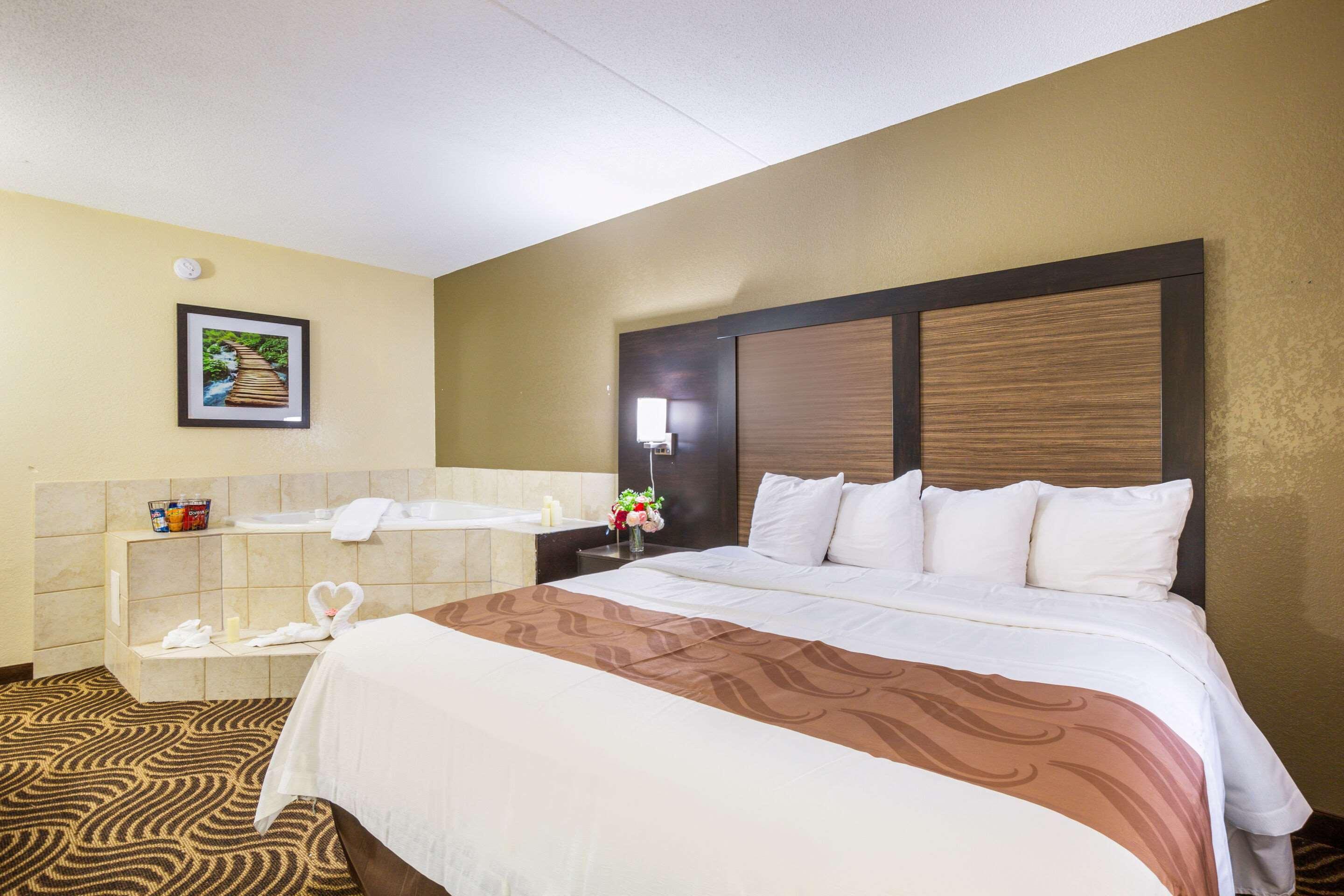 Quality Inn & Suites Florence - Cincinnati South Bagian luar foto
