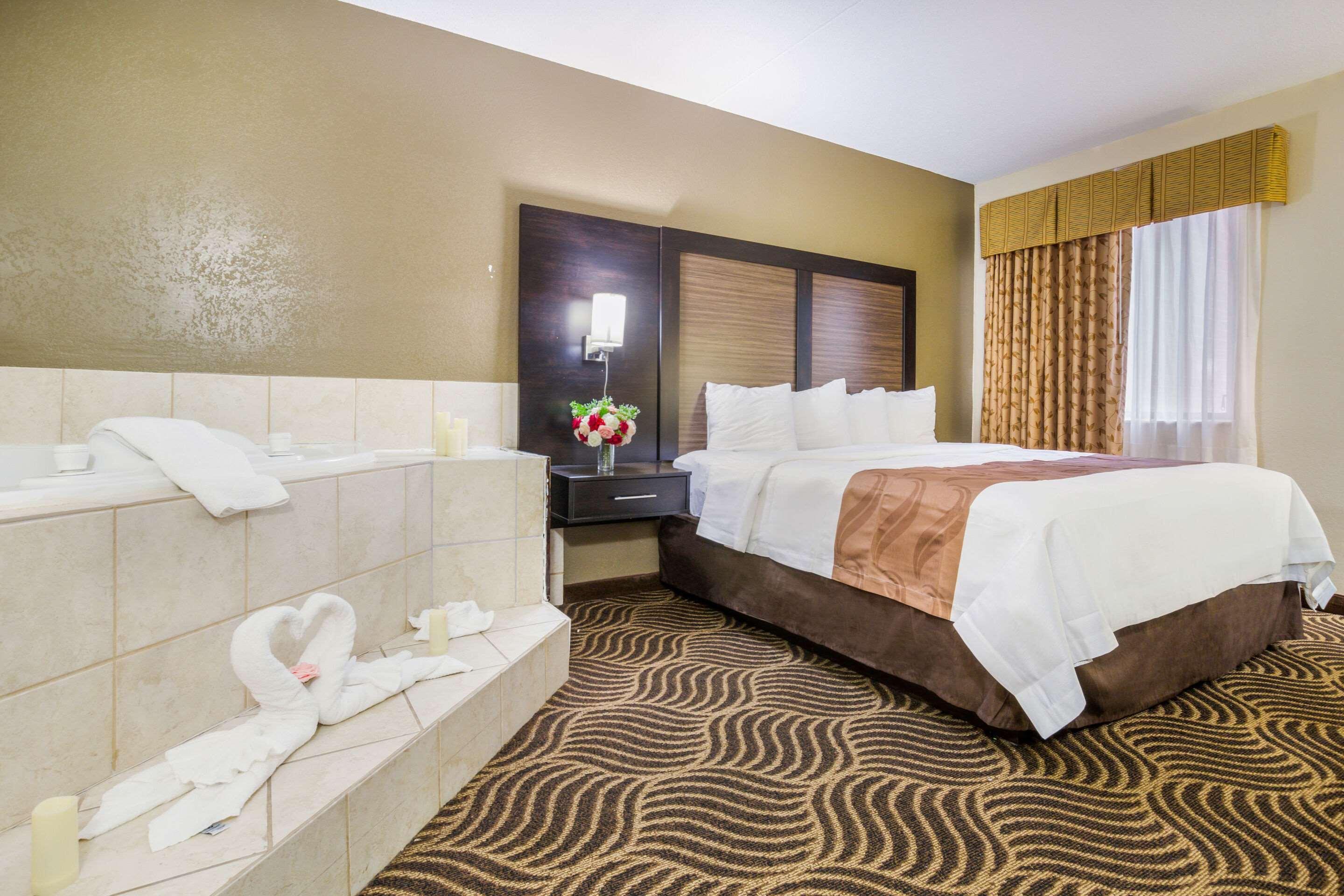Quality Inn & Suites Florence - Cincinnati South Bagian luar foto
