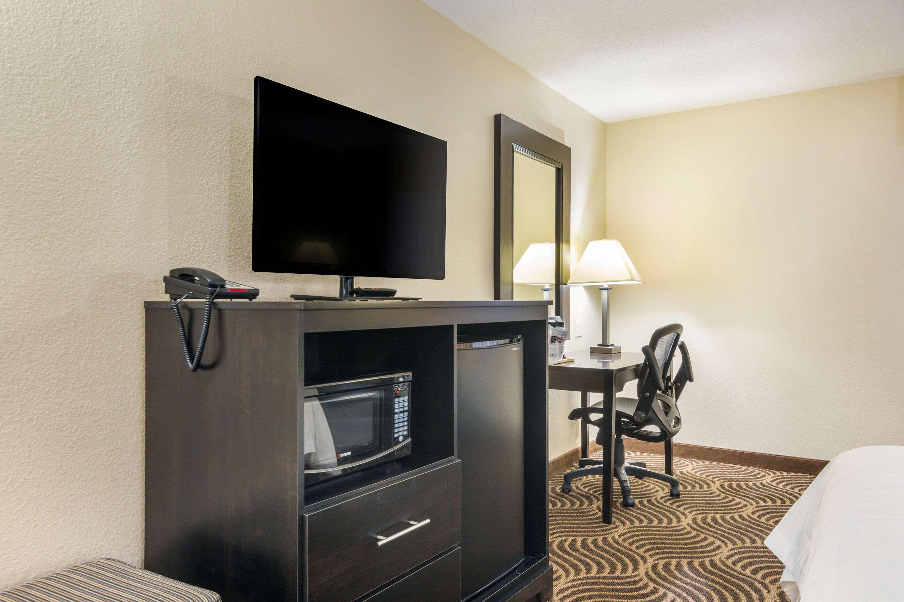 Quality Inn & Suites Florence - Cincinnati South Bagian luar foto