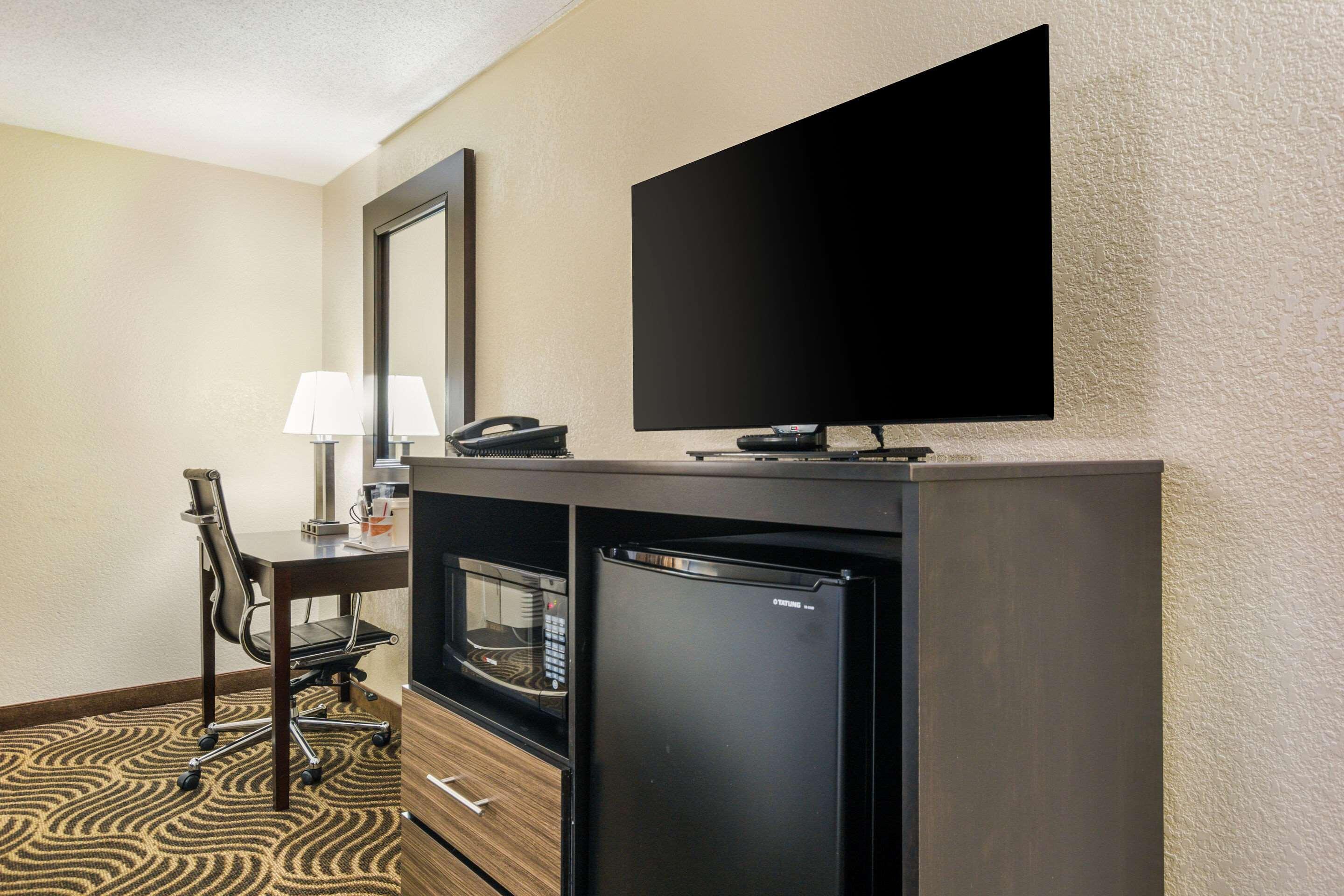 Quality Inn & Suites Florence - Cincinnati South Bagian luar foto