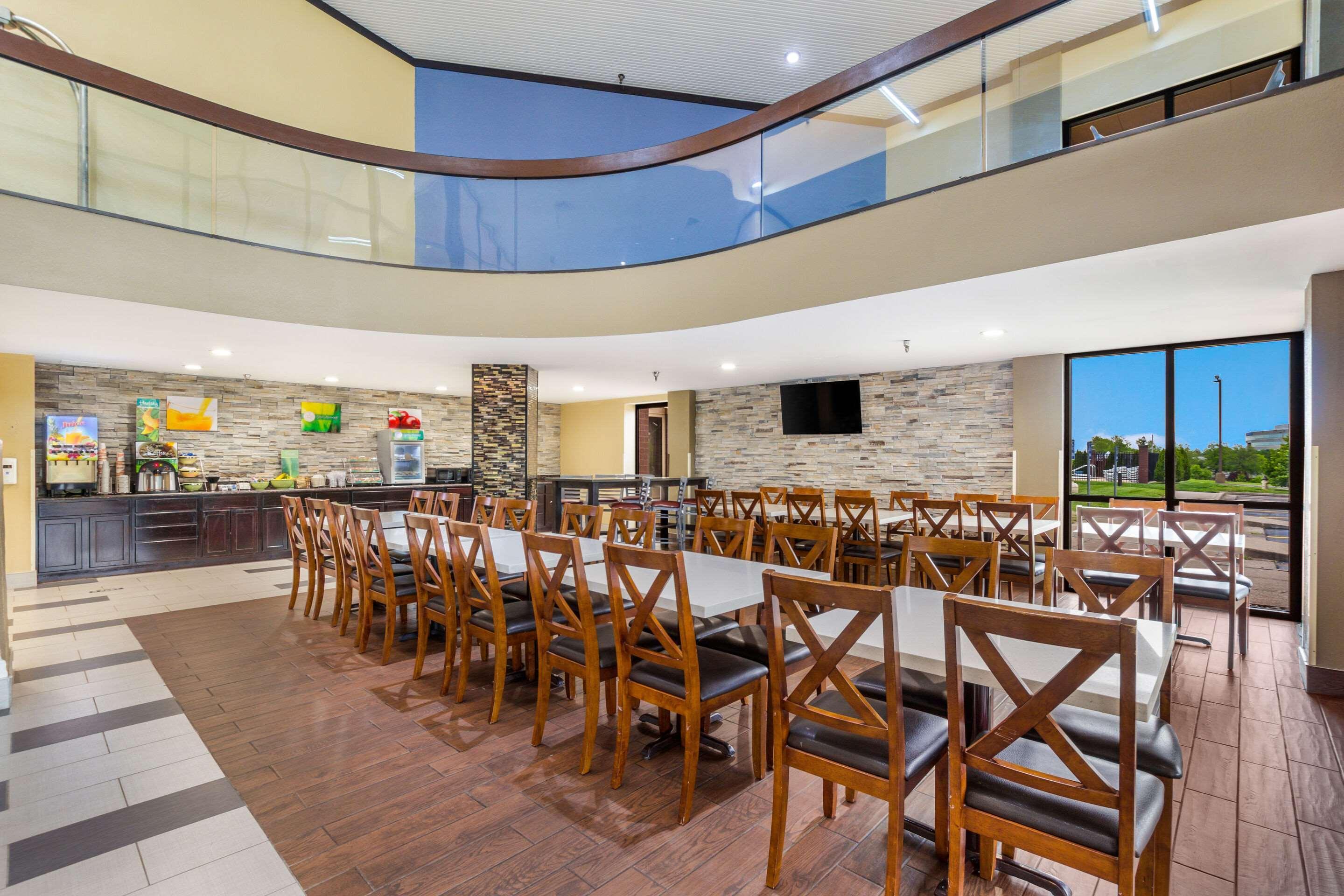 Quality Inn & Suites Florence - Cincinnati South Bagian luar foto