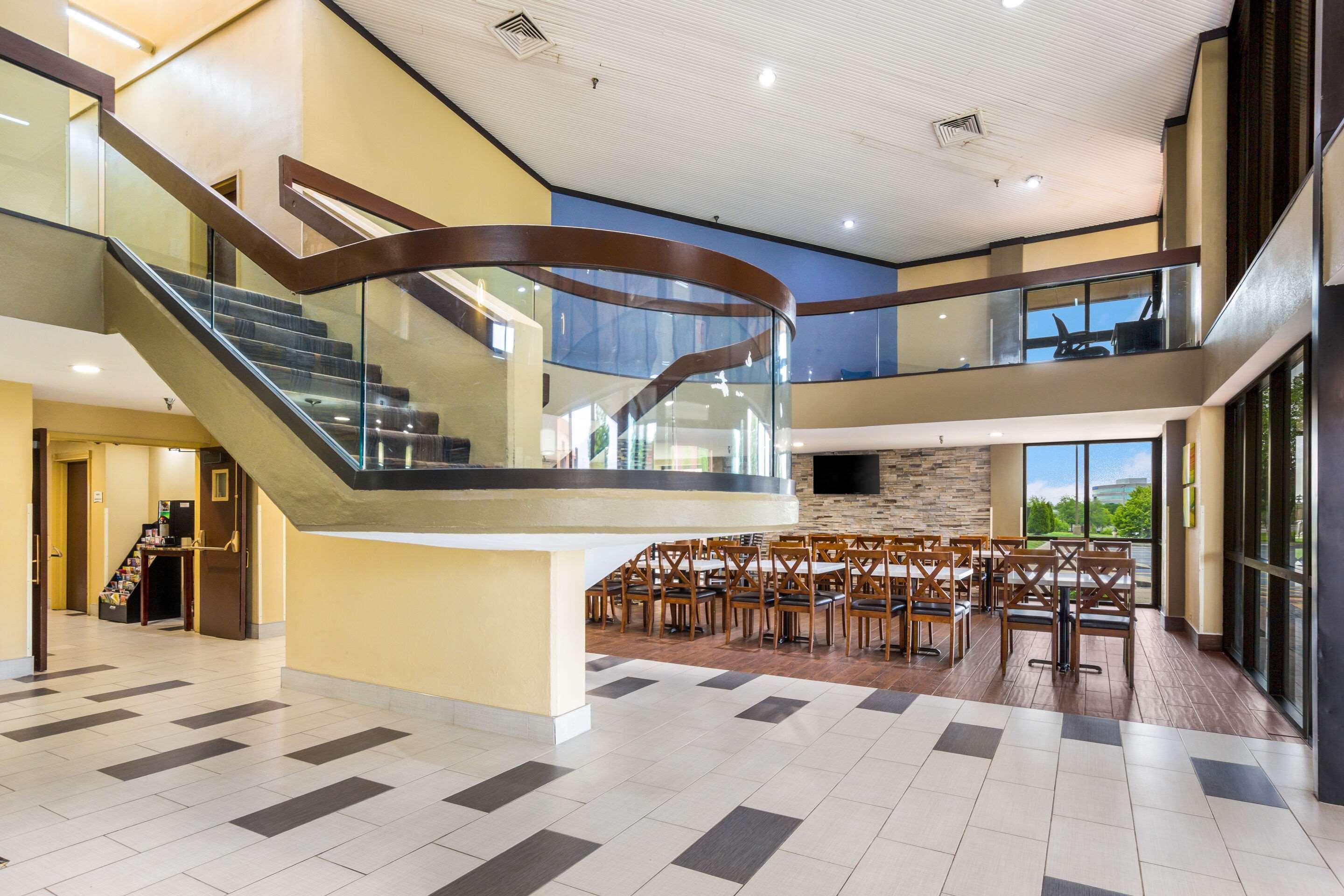 Quality Inn & Suites Florence - Cincinnati South Bagian luar foto
